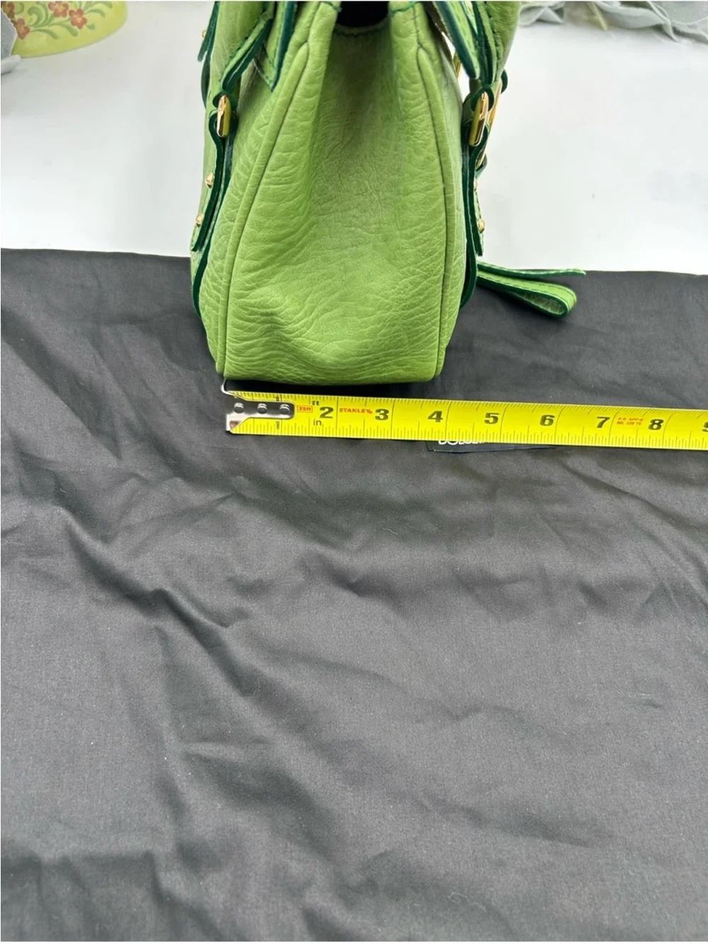 Women’s vintage dolce & Gabbana grainy, leather satchel in neon green made Italy